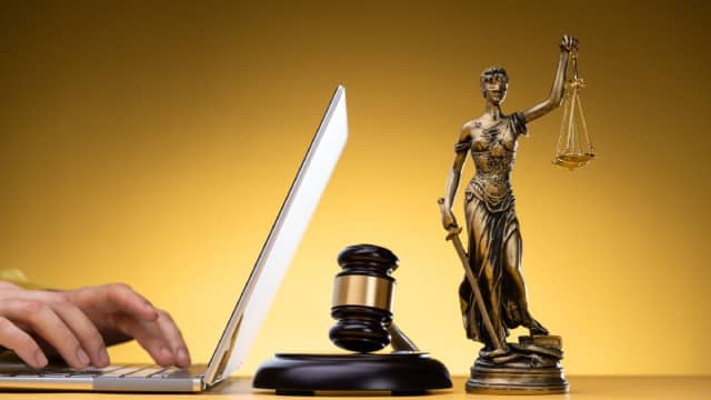 ویژگی های بهترین وکیل شیراز