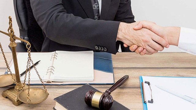 وظایف بهترین وکیل انحصار وراثت در شیراز