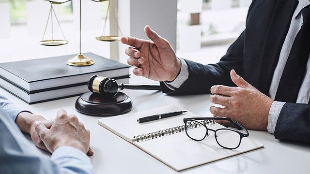 وظایف بهترین وکیل تمکین در شیراز