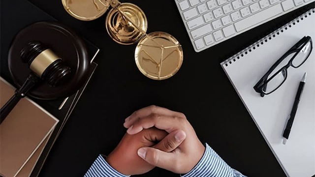 نکات مهم در انتخاب بهترین وکیل سقط جنین