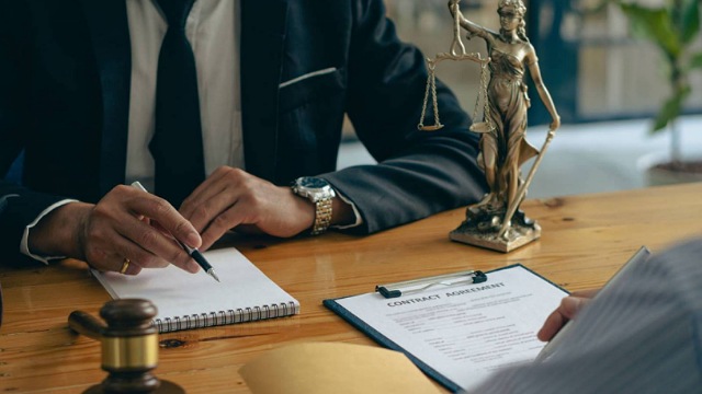 بهترین وکیل تنظیم قرارداد در شیراز کیست؟