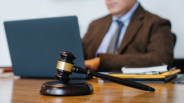 وظایف بهترین وکیل کلاهبرداری در شیراز