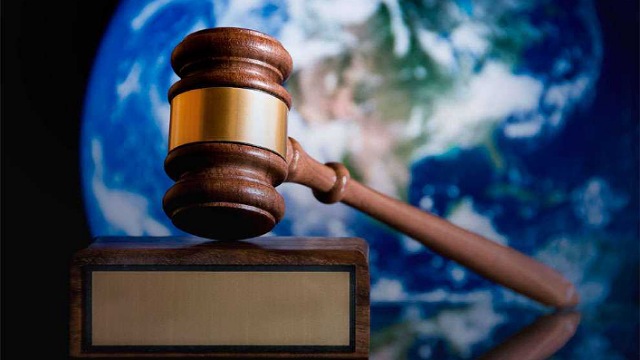 ویژگی های بهترین وکیل بین المللی در شیراز