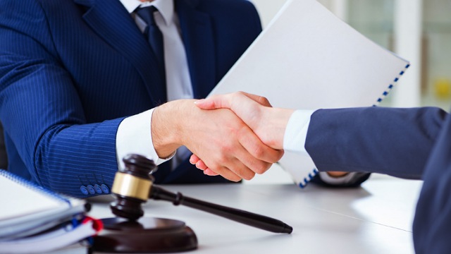 شرایط عضویت در یک موسسه حقوقی
