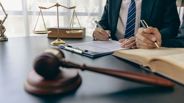 اهمیت داشتن وکیل در پرونده های قصاص