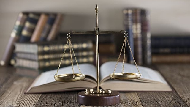 اهمیت داشتن وکیل در دعاوی گمرکی