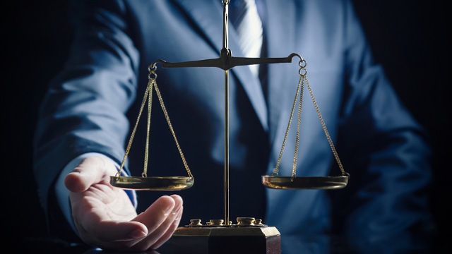 نکات مهم در انتخاب بهترین وکیل جرائم اقتصادی در شیراز