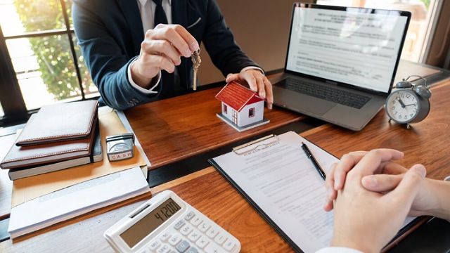 بهترین وکیل فروش مال غیر در شیراز کیست؟