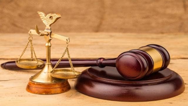 ویژگی های بهترین وکیل استهبان