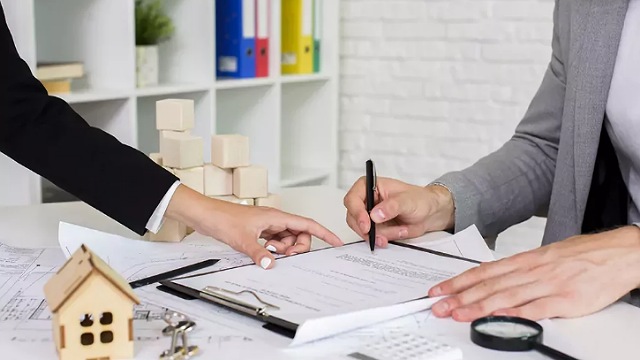 بهترین وکیل ملکی در آباده کیست؟
