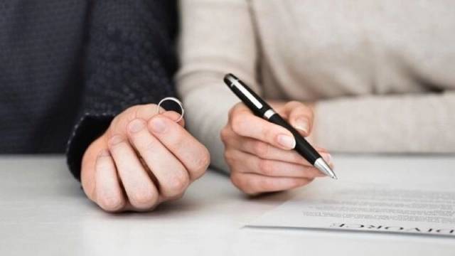 در چه صورت زن میتواند از عدم تمکین استفاده کند؟