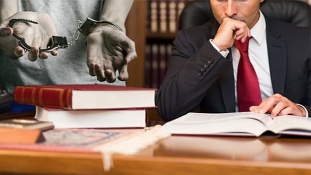نحوه انتخاب بهترین وکیل کیفری