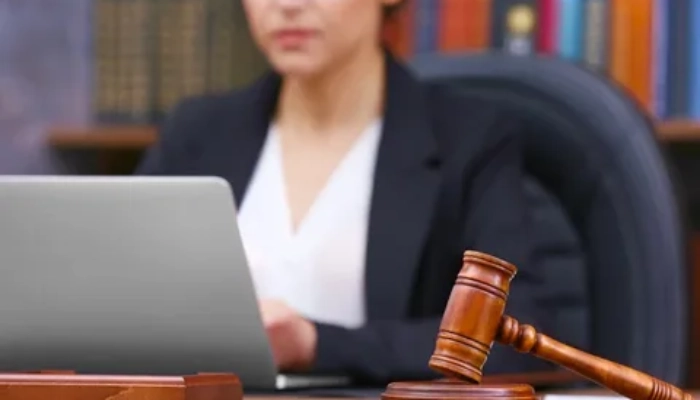 بهترین وکیل زن در فسا