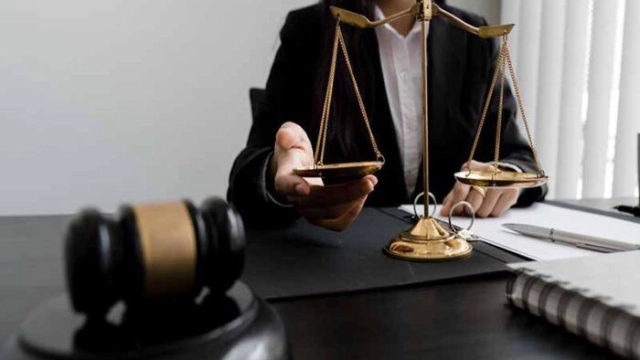ویژگیهای بهترین وکیل زن در کازرون